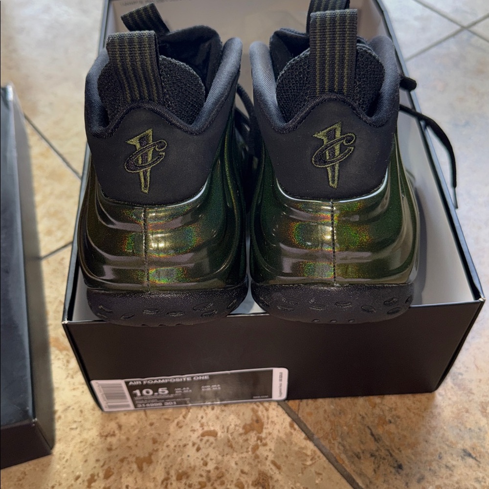 Men’s Nike Legion Green/Black Foamposite - Picture 7 of 7